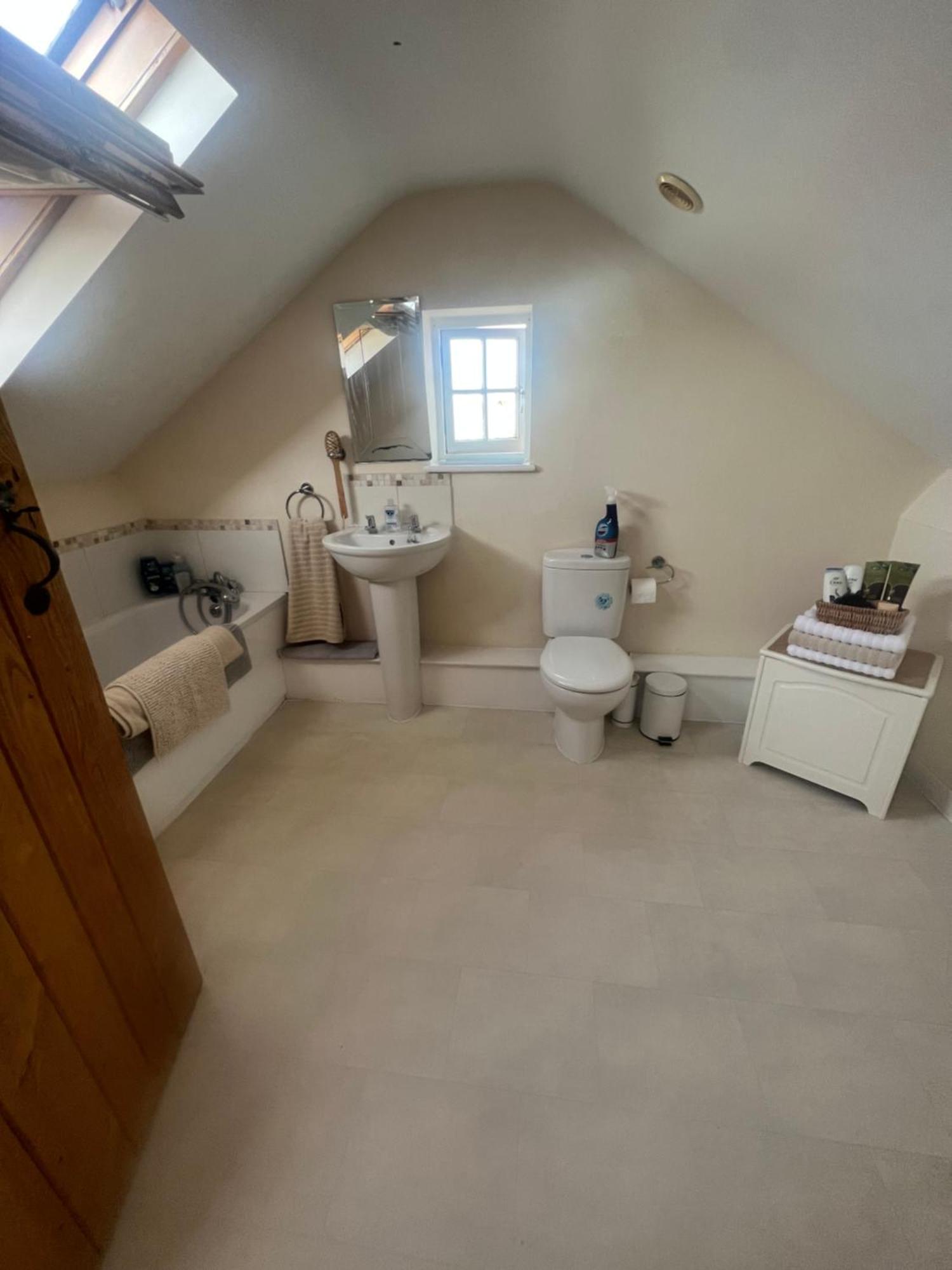 コーシャム Highcroft Houseヴィラ エクステリア 写真