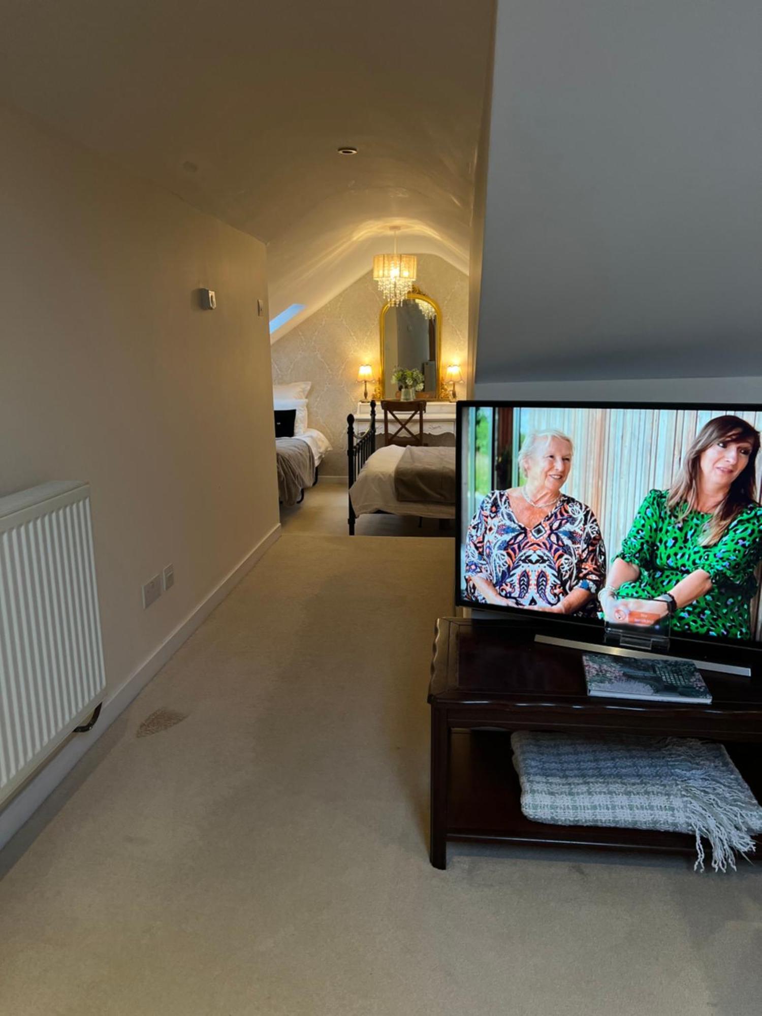 コーシャム Highcroft Houseヴィラ エクステリア 写真